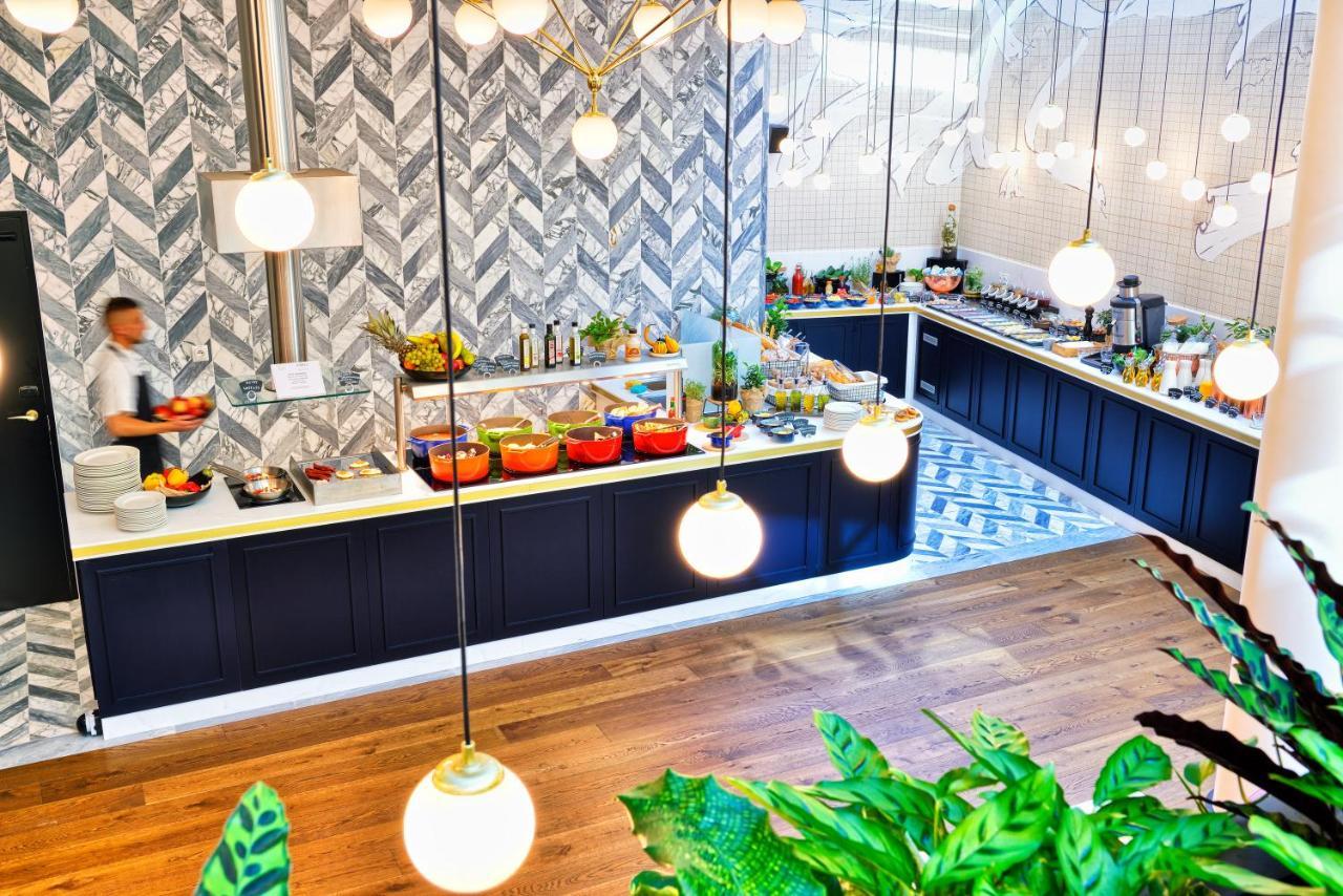 Hotel Ferreus Modern Art Deco كراكوفيا المظهر الخارجي الصورة The kitchen at the restaurant