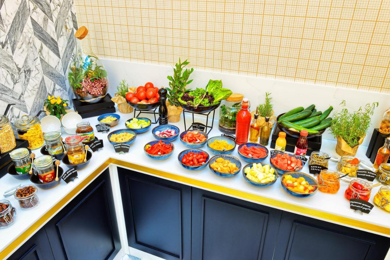 Hotel Ferreus Modern Art Deco كراكوفيا المظهر الخارجي الصورة A salad bar