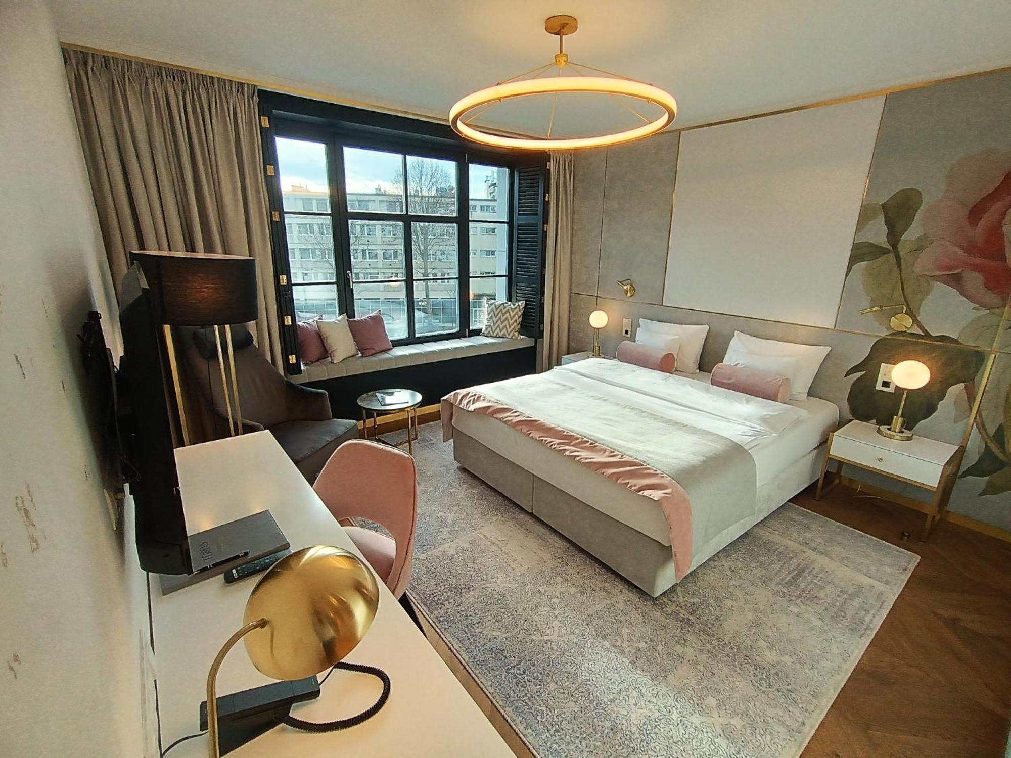 Hotel Ferreus Modern Art Deco كراكوفيا المظهر الخارجي الصورة A bedroom at the hotel