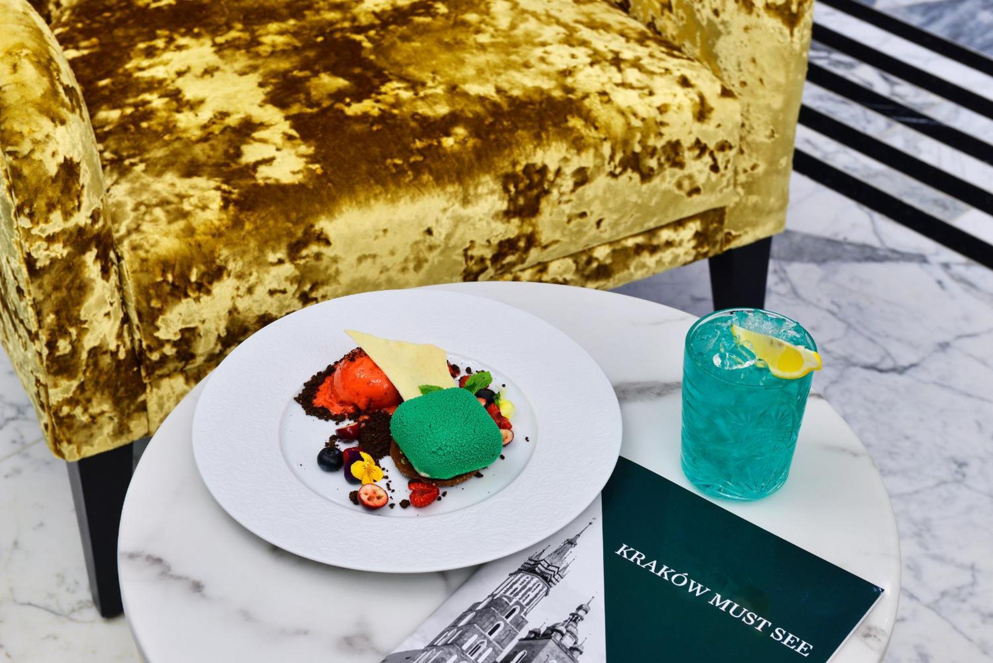Hotel Ferreus Modern Art Deco كراكوفيا المظهر الخارجي الصورة A dessert at the restaurant