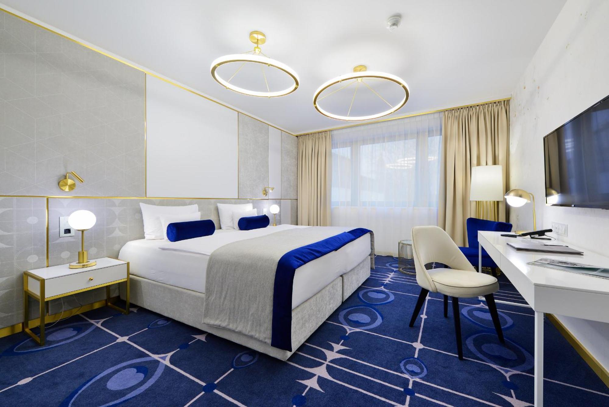 Hotel Ferreus Modern Art Deco كراكوفيا المظهر الخارجي الصورة A room at the hotel